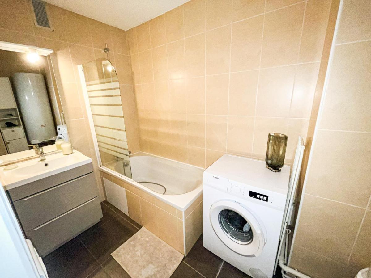 Suite Fanette Venissieux Exterior photo